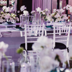 tükör-dekoráció-fehér-virág-dekoráció-esküvőre-rendezvényre