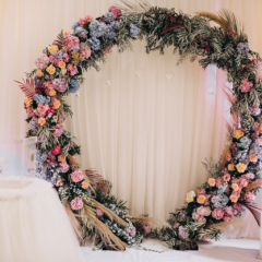 virágkapu-esküvő-virág-dekoráció
