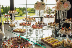 candi-bár-candy-bár-desszert-asztal-dekoráció-rendezvény-virág-dekoráció